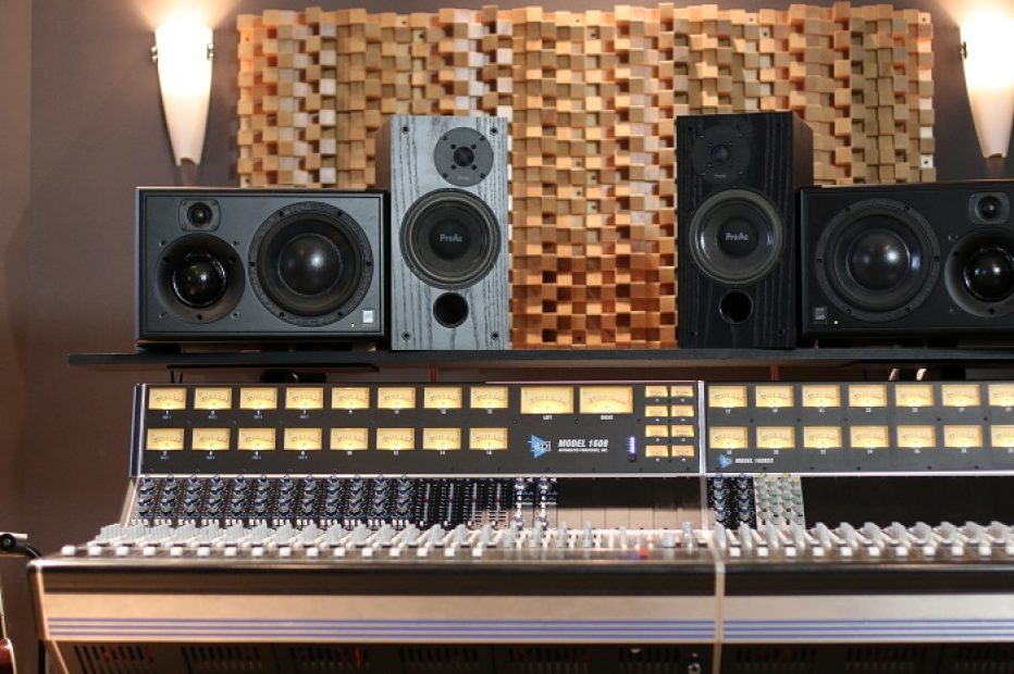The 10 Best Studio Monitors for Home Recording